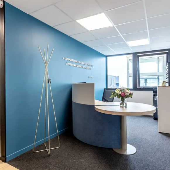 Bureau privé 20 m² 4 postes Location bureau Rue Thomas Edison Le Mans 72650 - photo 1