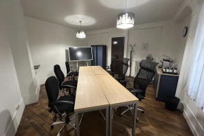 Bureau privé - 75011 - 5 postes - 350€