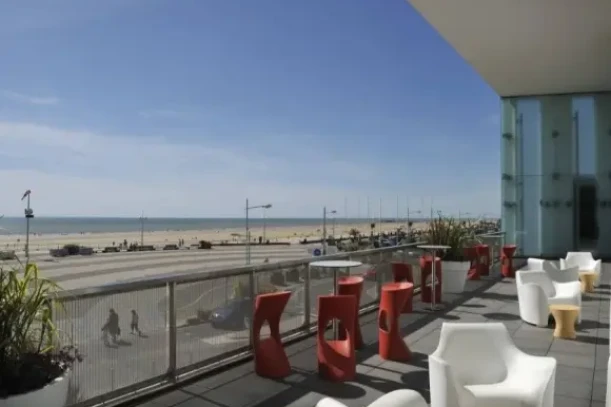 Open Space - 85160 - 20 postes - 200€