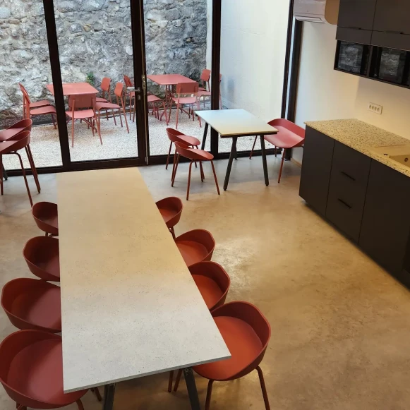 Bureau privé 21 m² 6 postes Location bureau Rue Parmentier Oullins-Pierre-Bénite 69600 - photo 4