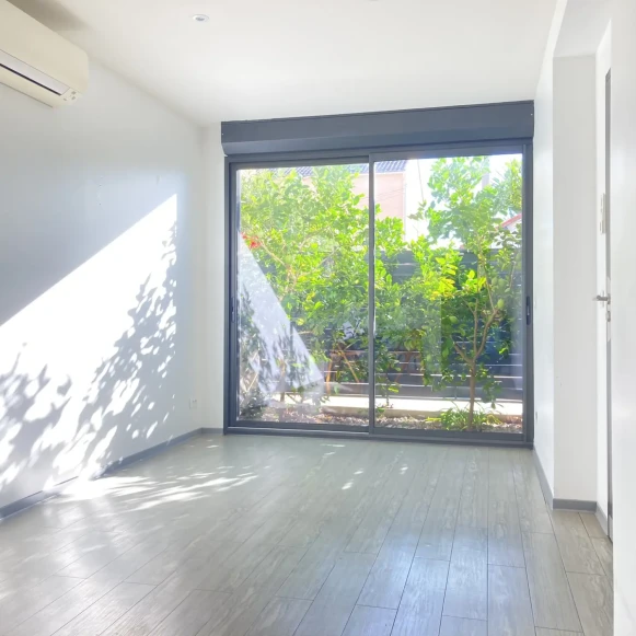 Open Space  2 postes Location bureau Avenue de la Rosière Marseille 13012 - photo 3