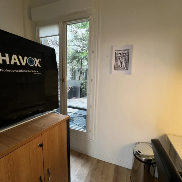 Open Space  1 poste Location bureau Rue d'Amsterdam Paris 75008 - photo 4