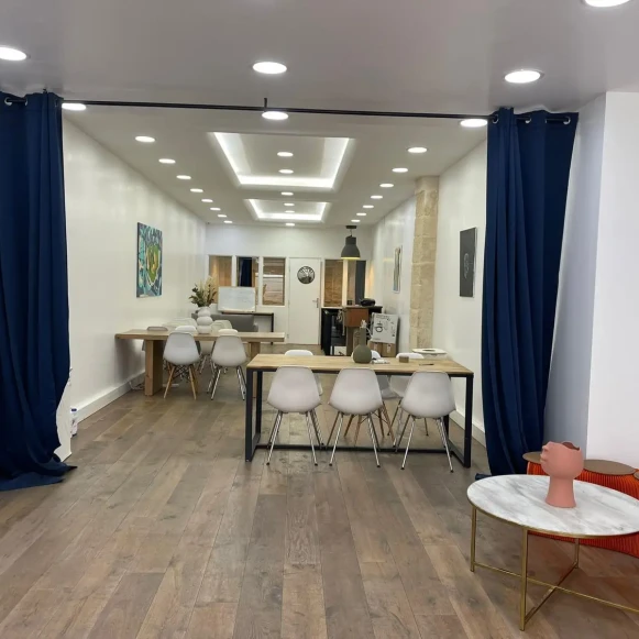 Bureau privé 10 m² 4 postes Location bureau Rue d'Aboukir Paris 75002 - photo 1
