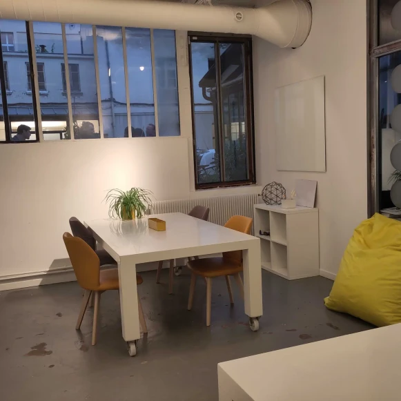 Bureau privé 30 m² 10 postes Location bureau Rue des Arquebusiers Paris 75003 - photo 3