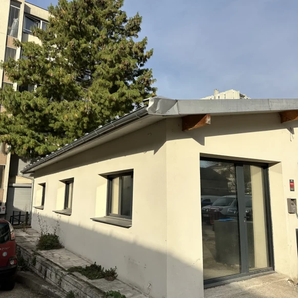 Bureau privé 60 m² 14 postes Location bureau Impasse du Pont Blanc Aubervilliers 93300 - photo 3