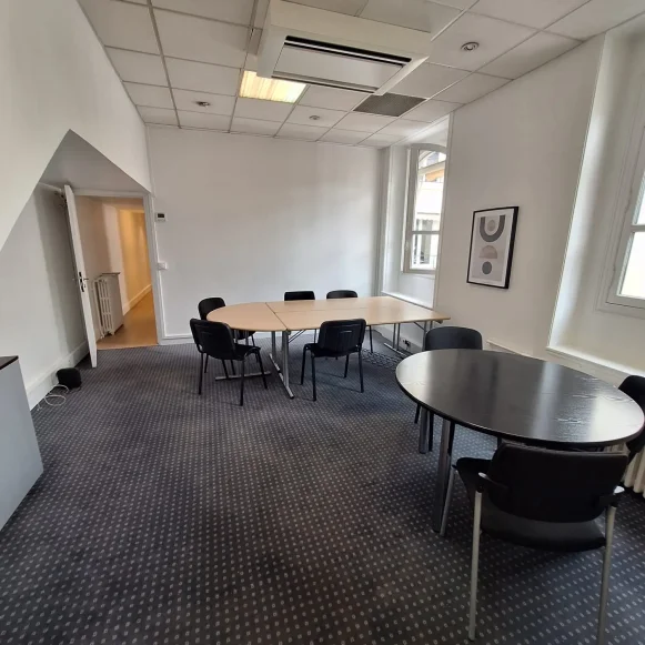Bureau privé 27 m² 6 postes Coworking Avenue de Messine Paris 75008 - photo 7