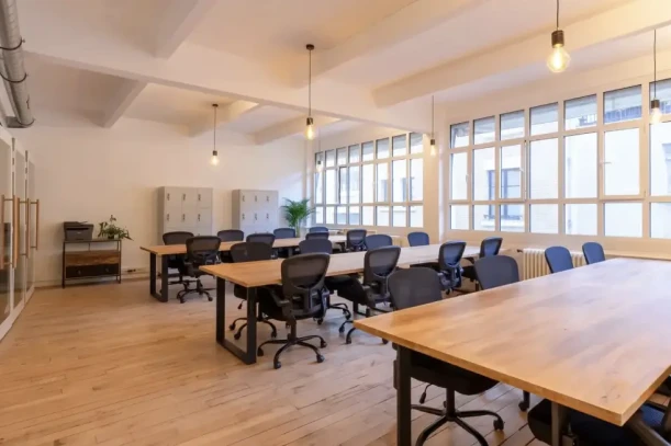 Espace indépendant - 75011 - 24 postes - 8900€