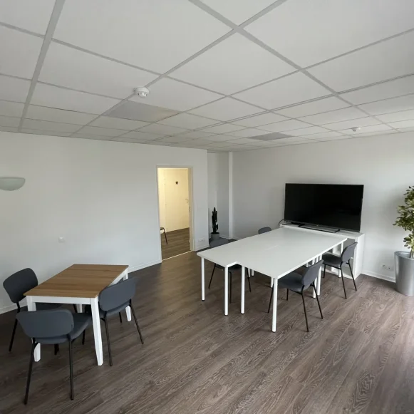 Espace indépendant 160 m² 50 postes Location bureau Avenue Danielle Casanova Ivry-sur-Seine 94200 - photo 8