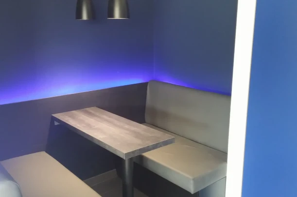 Open Space - 13510 - 8 postes - 200€