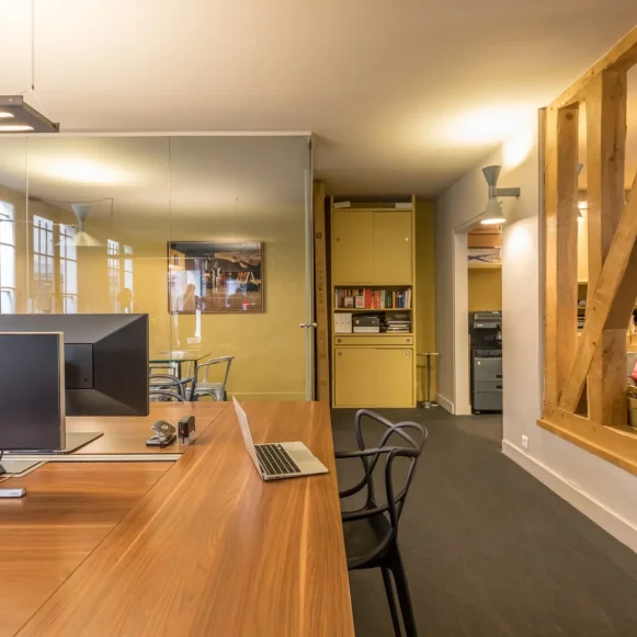 Espace indépendant 75 m² 12 postes Location bureau Rue du Cherche-Midi Paris 75006 - photo 4
