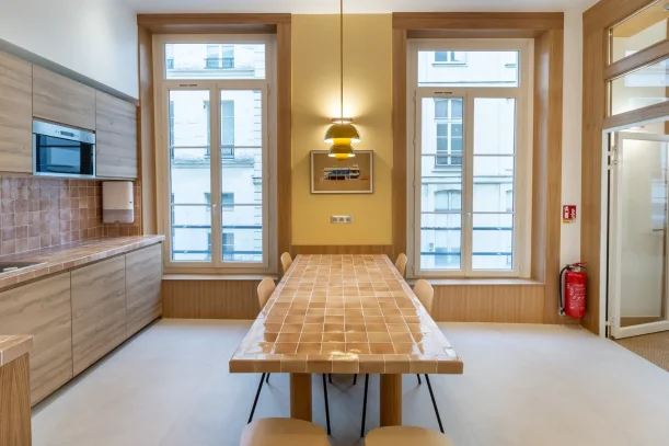 Espace indépendant - 75002 - 15 postes - 9000€