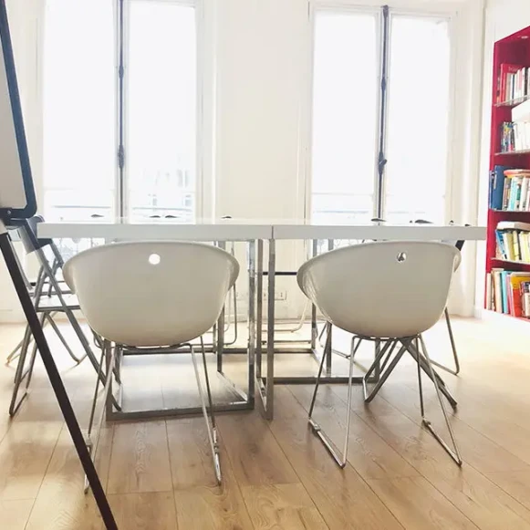 Bureau privé 25 m² 8 postes Coworking Rue de Magdebourg Paris 75016 - photo 1