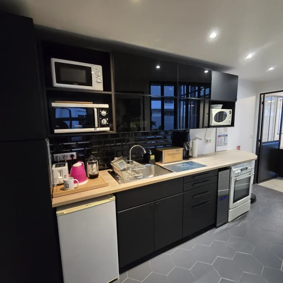 Espace indépendant 60 m² 6 postes Location bureau Rue de la République Vanves 92170 - photo 4