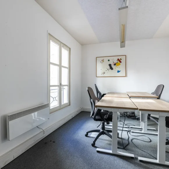 Bureau privé 14 m² 4 postes Location bureau Rue Henry Monnier Paris 75009 - photo 1