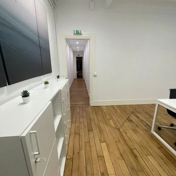 Espace indépendant 100 m² 12 postes Location bureau Rue du Louvre Paris 75001 - photo 1