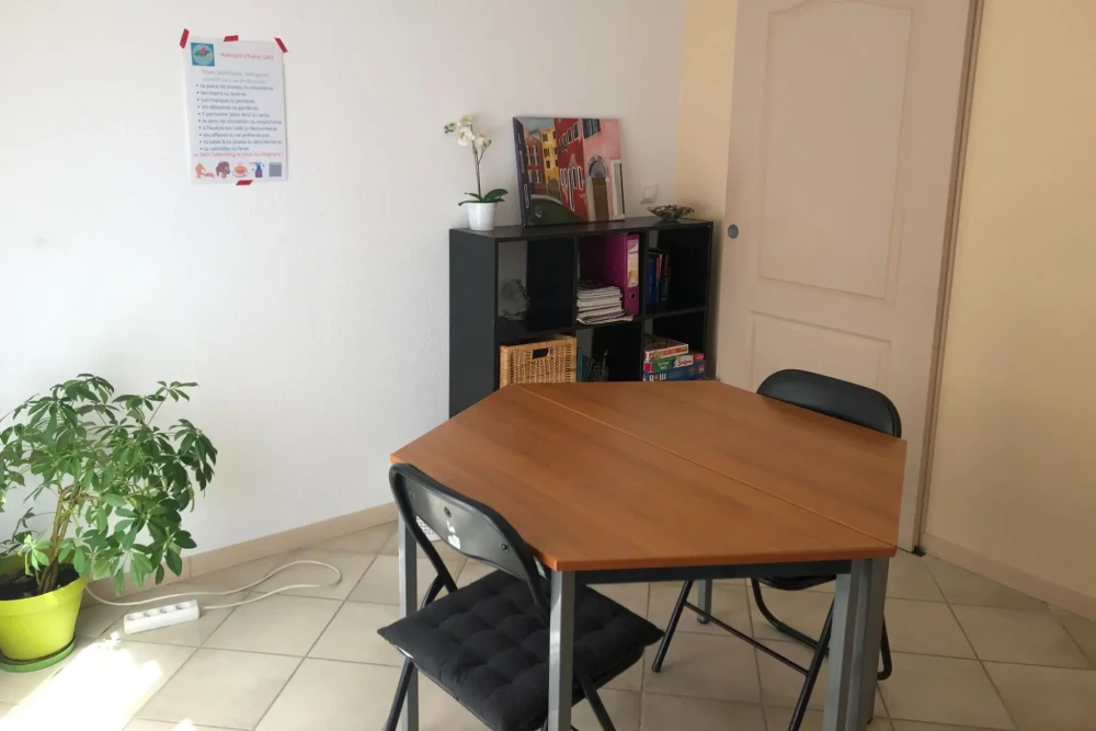 Bureau privé - 83470 - 2 postes - 340€