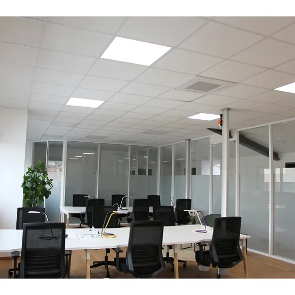 Open Space  12 postes Coworking  La Fare-les-Oliviers 13580 - photo 3