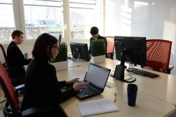 Bureau privé - 49800 - 4 postes - 480€