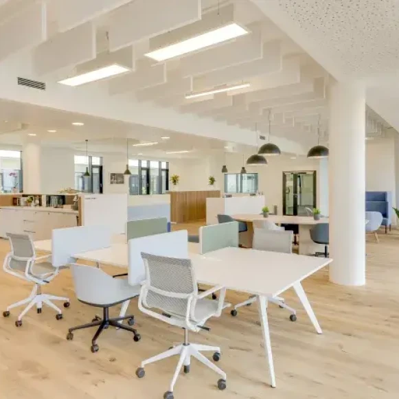 Bureau privé 6 m² 1 poste Coworking Rue Paul Dubrule Lesquin 59810 - photo 1