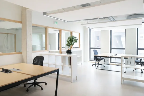 Open Space - 75020 - 17 postes - 360€