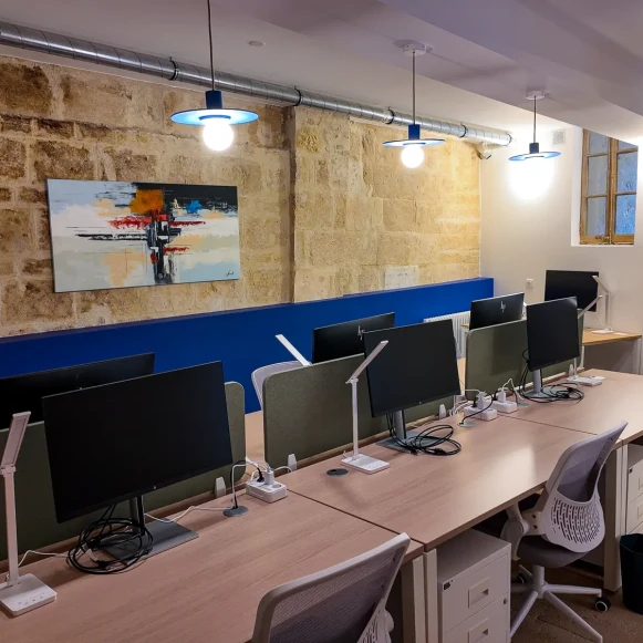Bureau privé 31 m² 7 postes Coworking Rue de l'Université Montpellier 34000 - photo 1