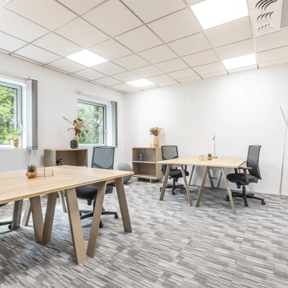 Bureau privé 21 m² 5 postes Coworking Avenue Léonard de Vinci Pessac 33600 - photo 2