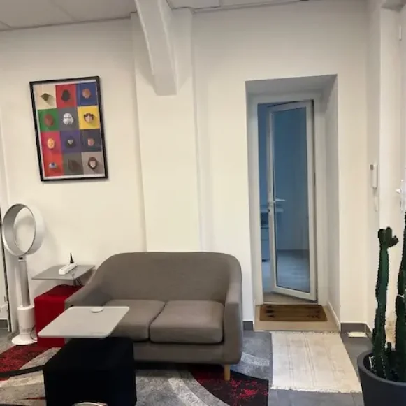 Bureau privé 10 m² 2 postes Coworking Rue Meslay Paris 75003 - photo 5