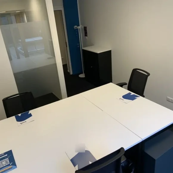 Bureau privé 14 m² 3 postes Coworking Place Rihour Lille 59000 - photo 2