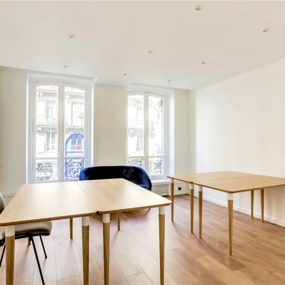 Bureau privé 19 m² 8 postes Location bureau Rue la Fayette Paris 75009 - photo 3