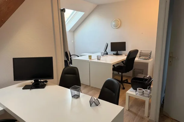 Bureau privé - 33800 - 3 postes - 800€