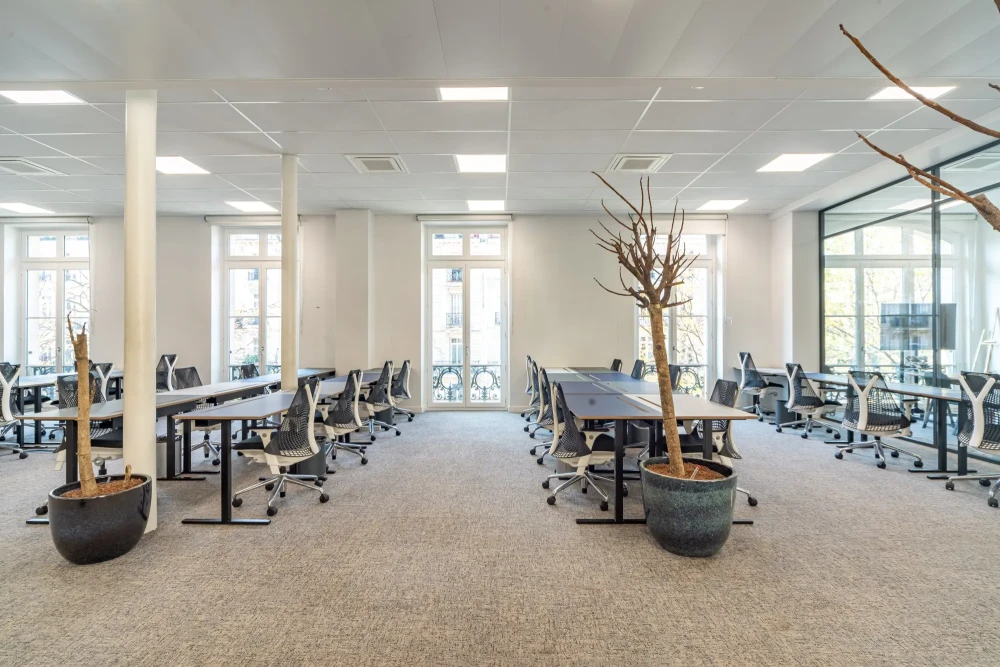 Bureau privé - 75011 - 92 postes - 59000€