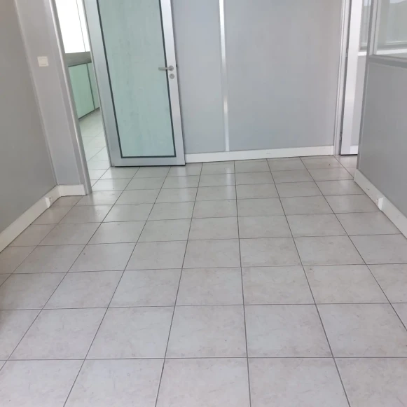 Bureau privé 5 m² 1 poste Location bureau Rue des Entrepreneurs Carrières-sur-Seine 78420 - photo 8