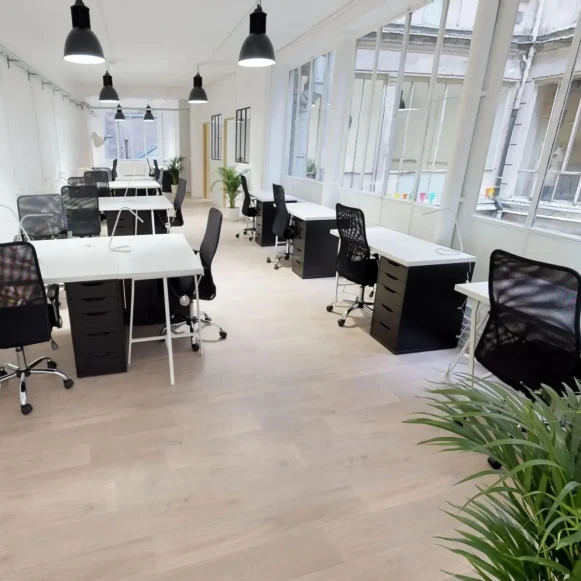 Espace indépendant 191 m² 40 postes Location bureau Rue des Petites Écuries Paris 75010 - photo 1