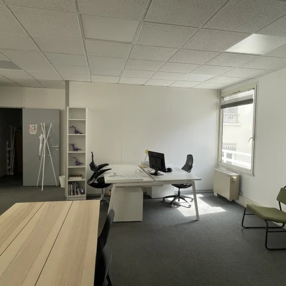 Open Space  1 poste Location bureau Rue Jaboulay Lyon 69007 - photo 1