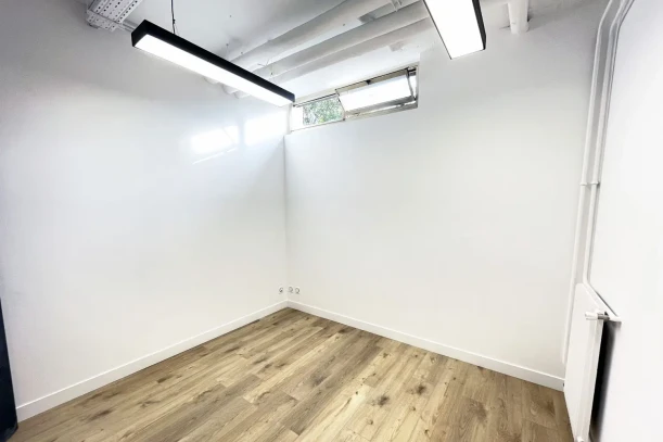 Bureau privé - 93100 - 3 postes - 490€