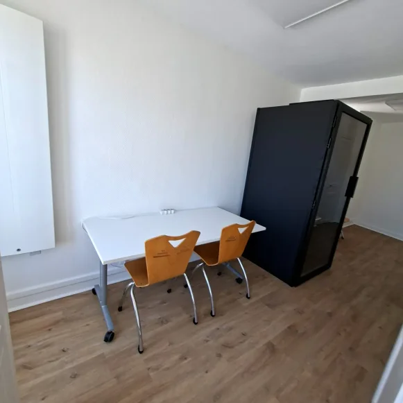 Bureau privé 65 m² 6 postes Location bureau Rue Saint Denis Paris 75002 - photo 7