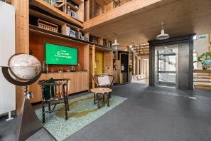 Espace indépendant - 78000 - 90 postes - 36900€