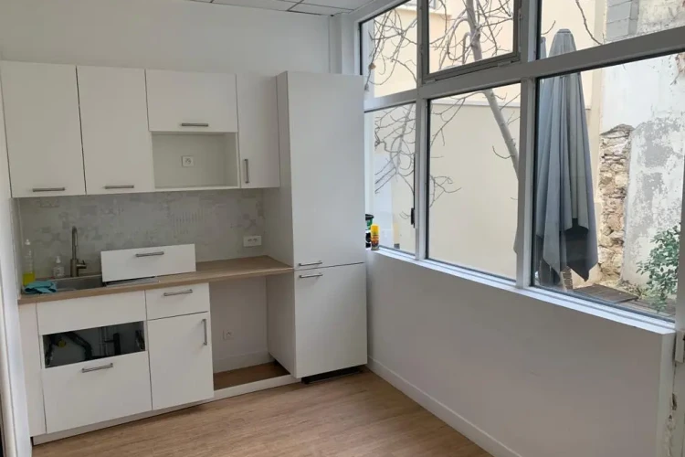 Espace indépendant - 92300 - 40 postes - 9500€