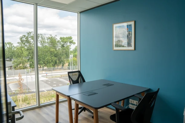 Bureau privé - 33700 - 3 postes - 937€