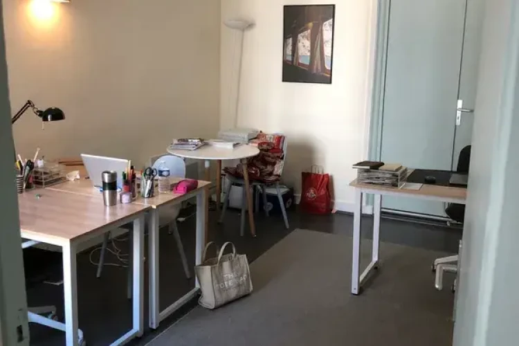 Bureau privé - 75009 - 3 postes - 1100€