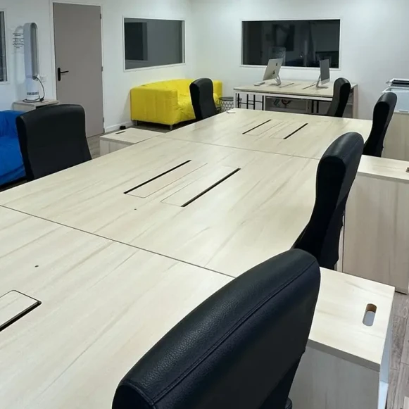 Open Space  8 postes Location bureau Rue Auguste Delaune Villejuif 94800 - photo 1