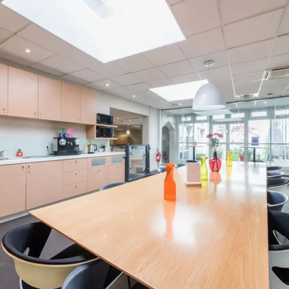 Bureau privé 35 m² 4 postes Coworking Avenue Charles de Gaulle Neuilly-sur-Seine 92200 - photo 5