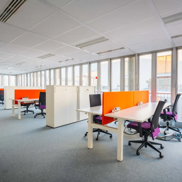 Bureau privé 20 m² 5 postes Location bureau Rue Philidor Paris 75020 - photo 1