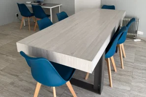 Open Space - 83300 - 6 postes - 400€