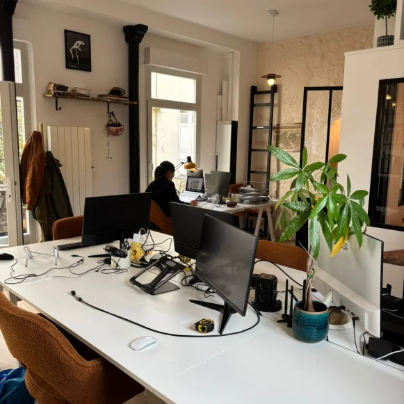 Open Space  7 postes Location bureau Boulevard de la Chapelle Paris 75018 - photo 3