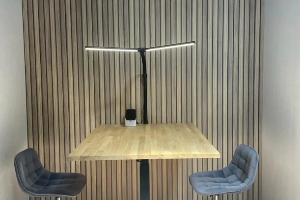 Open Space - 93100 - 2 postes - 400€