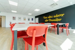 Bureau privé - 06410 - 3 postes - 1149€