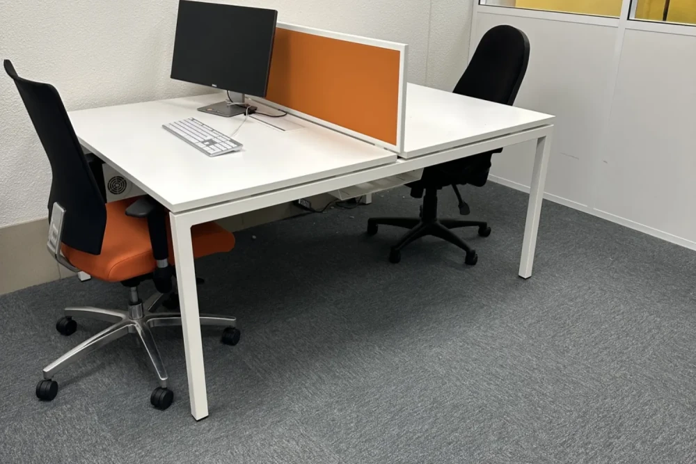 Bureau privé - 26000 - 3 postes - 380€