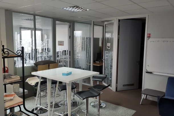 Espace indépendant - 75011 - 30 postes - 9980€