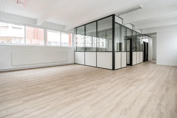 Espace indépendant - 75011 - 13 postes - 2500€